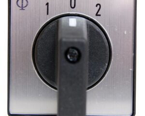 Comutator selectie cu revenire 1-0-2 20A 1p