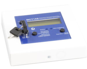 Panou indicator cu afisaj LCD, comutator cheie şi comunicare