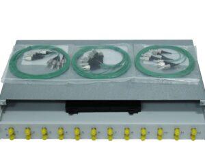 Splicebox, 16 fibre,FC, 9/125µm OS2, culisant,19",1UV